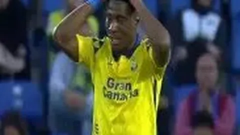 梅西对巴萨管理层续生怨言，皮克炮轰洗白媒体：木偶！